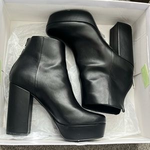 Steve Madden Gusty platform boots